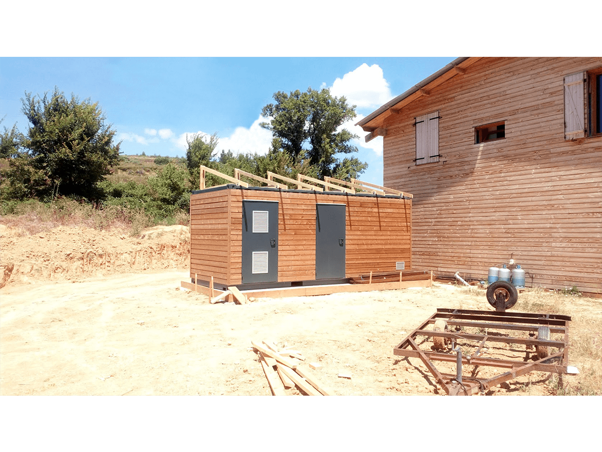 Herault solar container construction